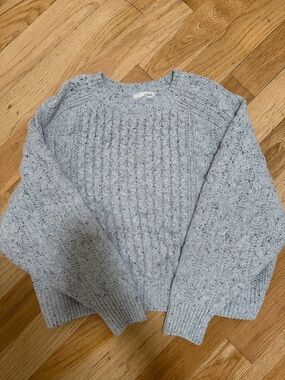 Universal Thread Heather Gray Cable Knit Crewneck Sweater